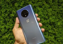 OnePlus 8的摄像头系统包括三重后置摄像头设置