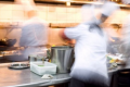 餐饮业预计将增加525,000个暑期工作岗位